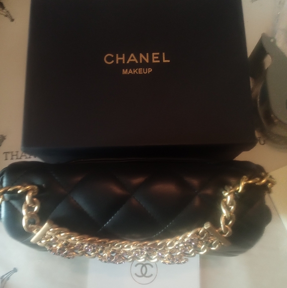 New Chanel Crossbody - Picture 3 of 9